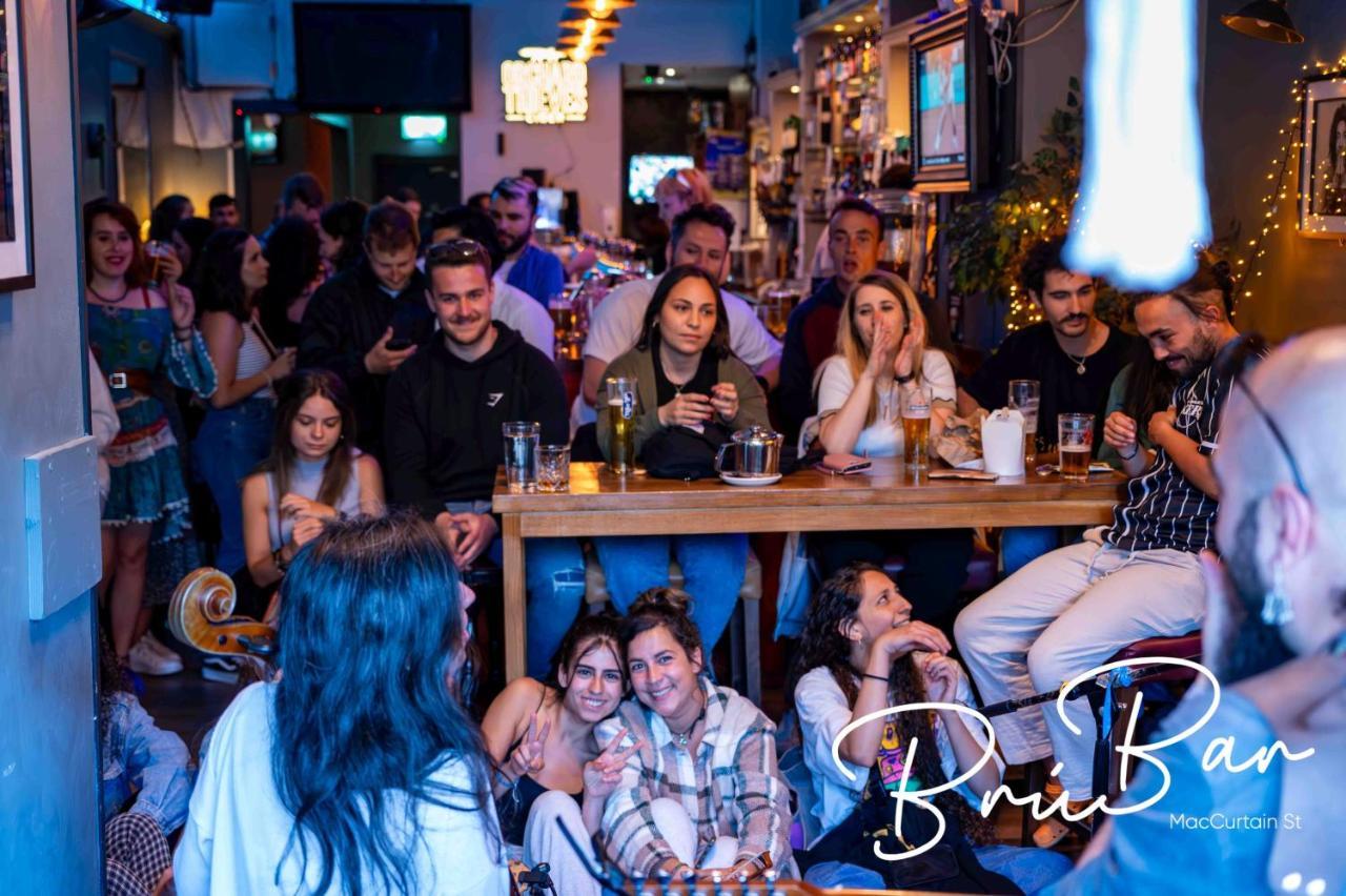 Bru Bar & Hostel Cork Exterior foto